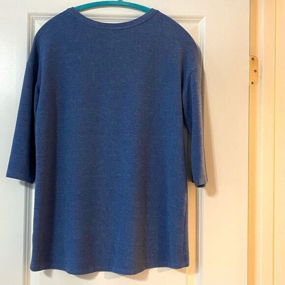 Sonoma flattering V Neck sweatshirt. - Picture 6 of 6